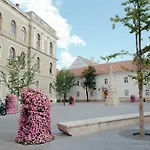 Bethlen Central Studio
